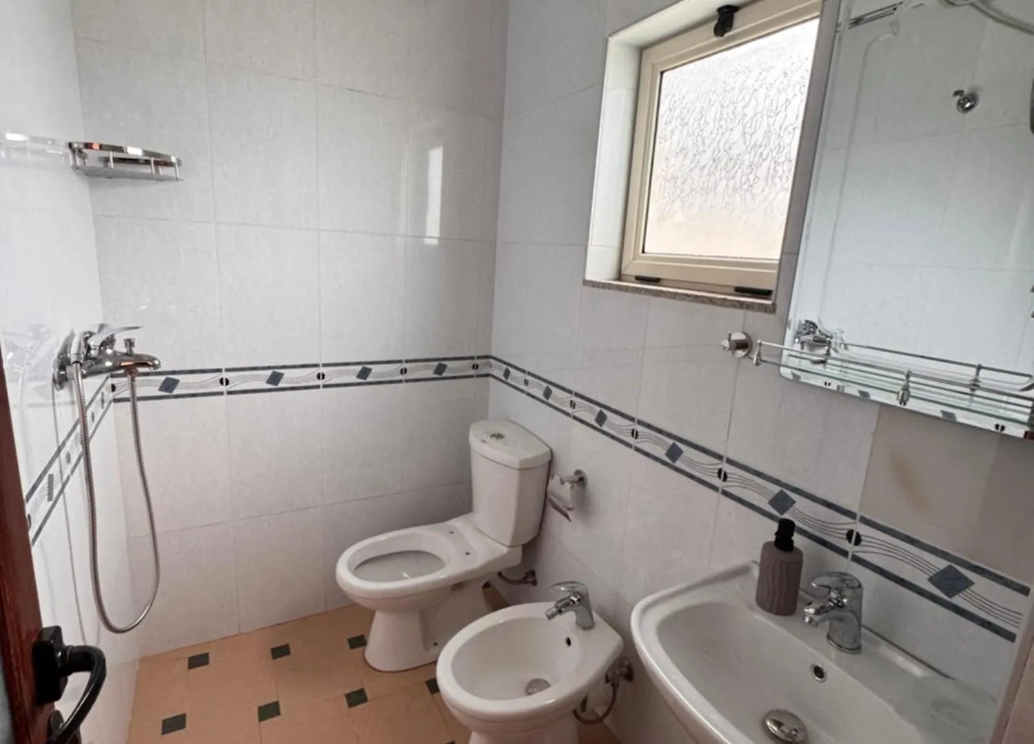 Vila Diora Hostel Elbasan Albanien