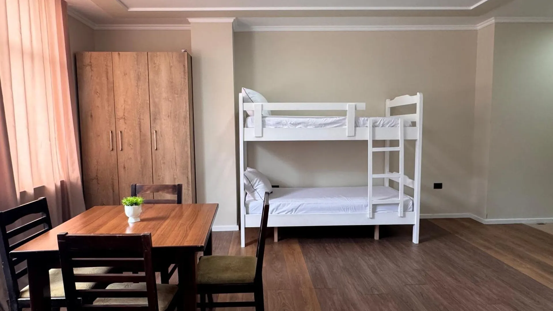 Vila Diora Hostel Elbasan