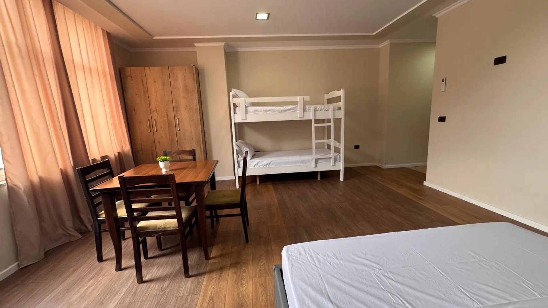 Vila Diora Hostel Elbasan Albania