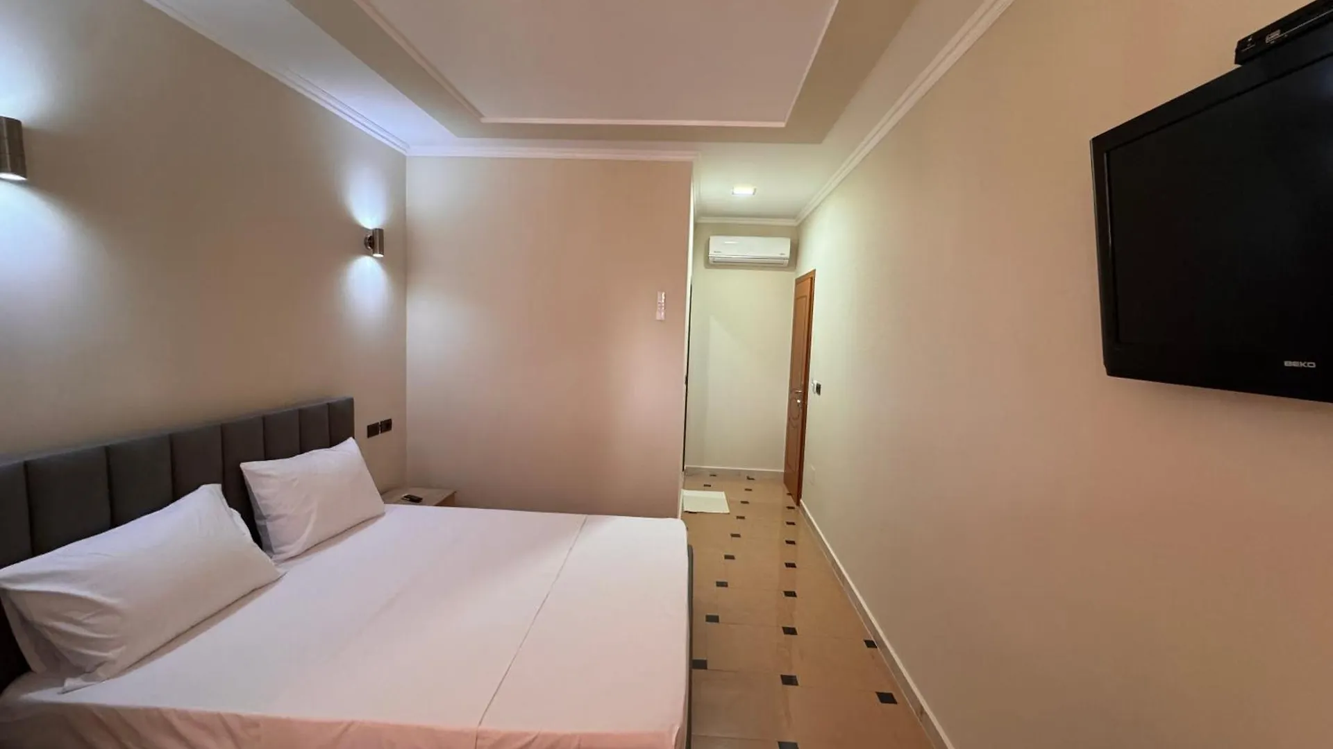 Vila Diora Hostel Elbasan 0*,  Albania