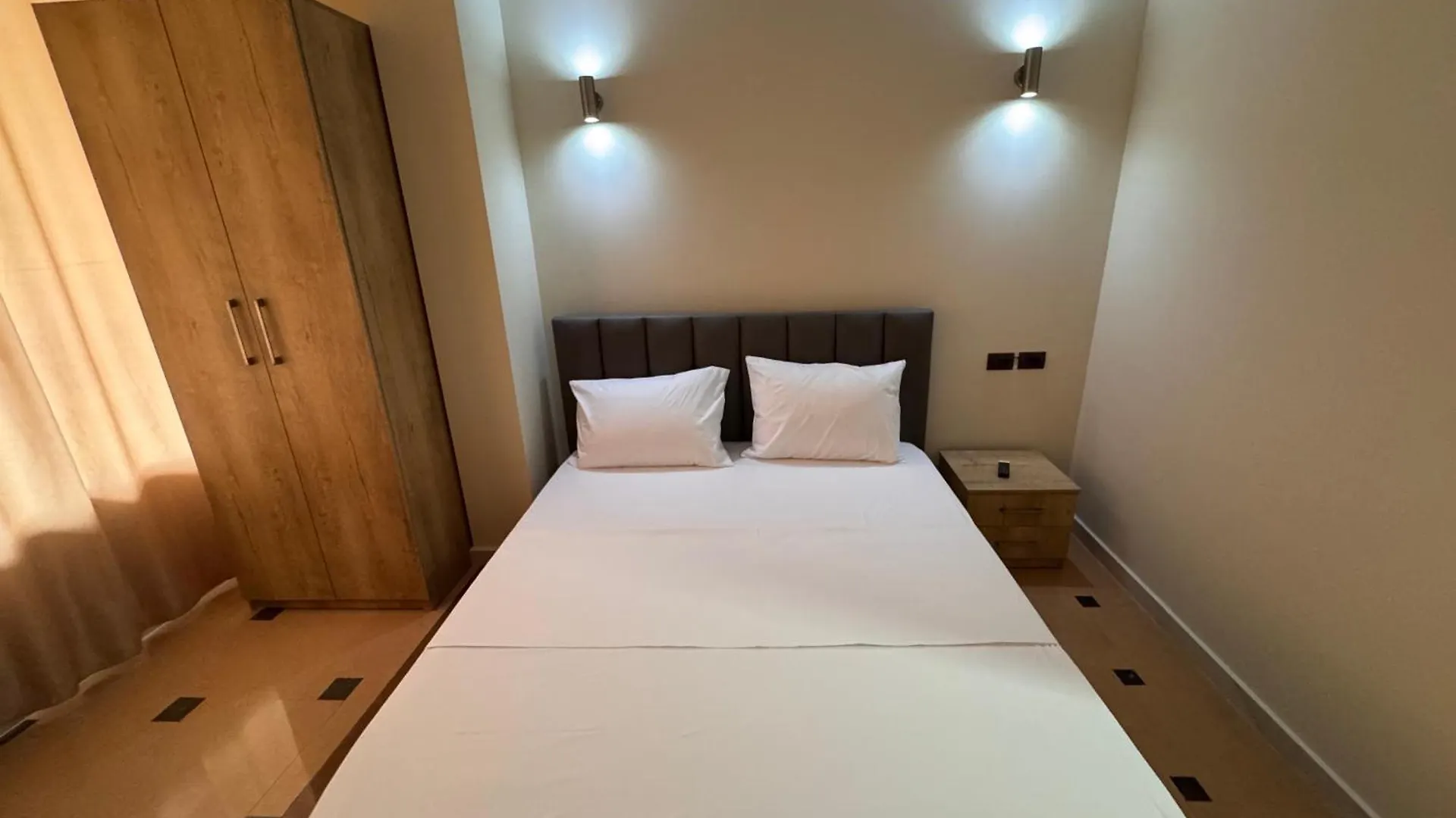 Vila Diora Hostel Elbasan